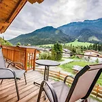 Elise Chalé Wald im Pinzgau