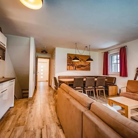 Elise Alpstuga Wald im Pinzgau