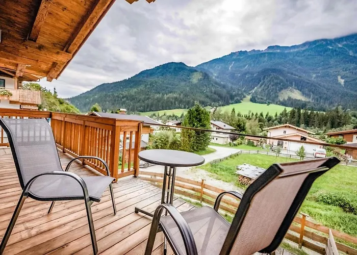 Elise Alpehytte Wald im Pinzgau